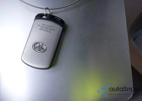 2018 Toyota Sienna Limited 7 Passenger/Limited Premium 7 Passenger/Xle 7 Passenger/Xle 8 Passenger from USA, damaged, VIN 5TDYZ3DC0JS914097